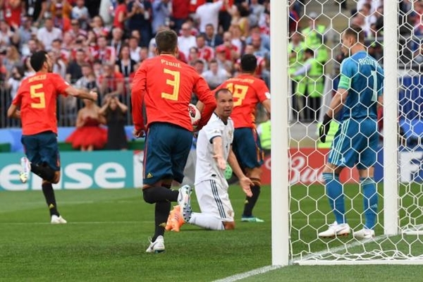 Nga thắng Tây Ban Nha trên chấm luân lưu