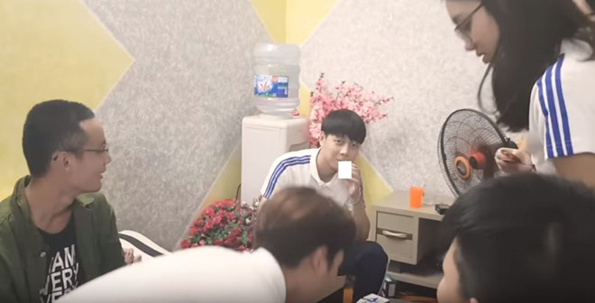 Hot boy trường Y chưa muốn giải thích gì dù bị tố giả tạo