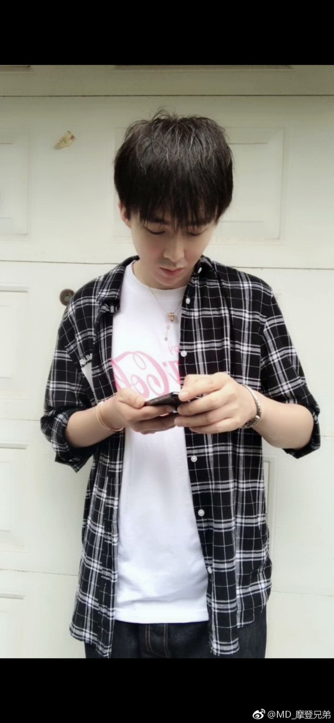 Gương mặt đang càn quét MXH Trung Quốc: Cao 1m87, sở hữu giọng hát thu phục cả nhân gian