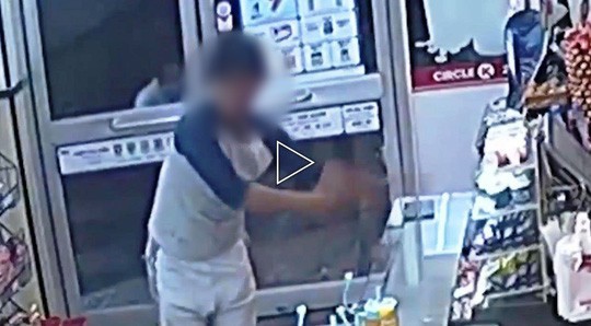 Đã bắt được băng cướp nhí xông vào cửa hàng tiện lợi hành hung nhân viên, cướp hàng hóa ở Sài Gòn