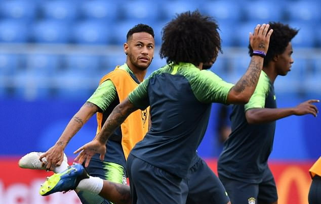 Neymar: Đừng mãi chỉ là một diễn viên đá bóng