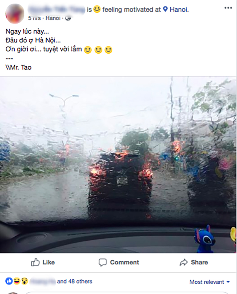 Nhân ngày nắng nóng đỉnh điểm 40 độ C, cộng đồng mạng rầm rộ chia sẻ ảnh khăn len áo ấm, mưa rào mát lạnh... trong mơ