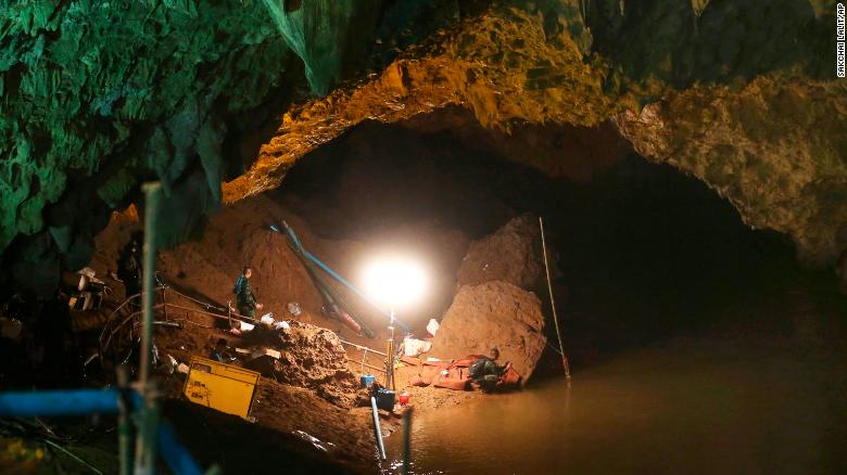 Thái Lan: Sắp tiếp cận nơi đội bóng mất tích trong hang động