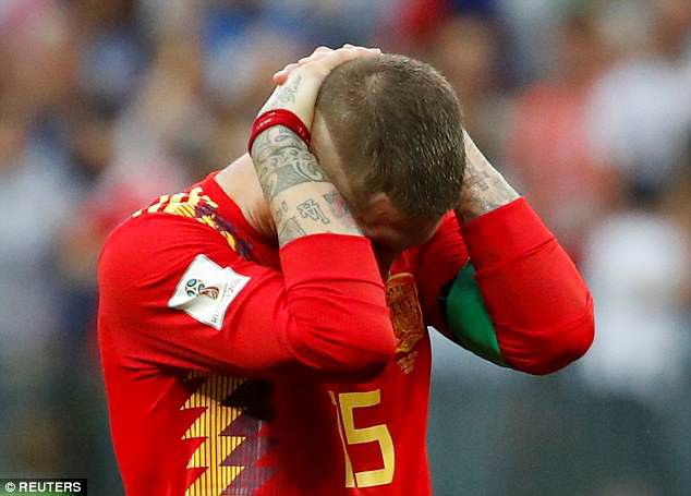 World Cup 2018: Chơi tiểu xảo với đồng đội cũ, ít phút sau Ramos lãnh kết cục đáng buồn