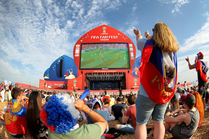 Cổ động viên trên khắp nước Nga ăn mừng chiến thắng lịch sử