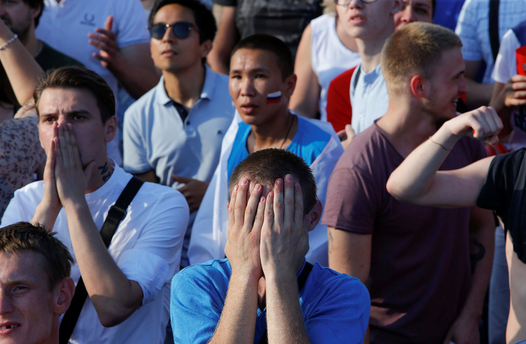 Cổ động viên trên khắp nước Nga ăn mừng chiến thắng lịch sử