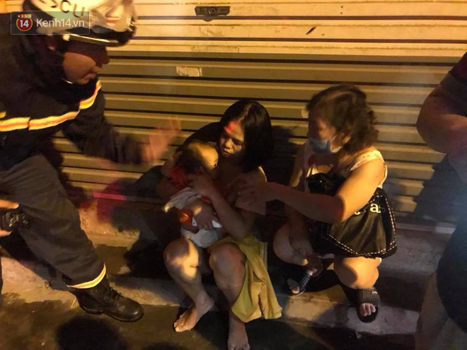 Hà Nội: Cháy khu tập thể A11 Nguyễn Quý Đức lúc nửa đêm, bà bầu và trẻ em được giải cứu an toàn