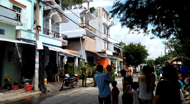 Cháy nhà 3 tầng ở Sài Gòn, công nhân tháo chạy thục mạng thoát thân