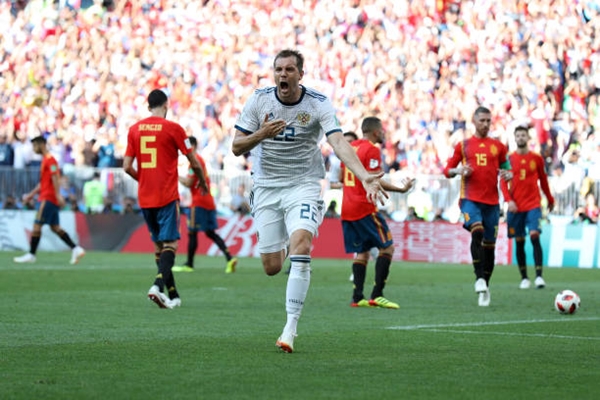 Nga thắng Tây Ban Nha trên chấm luân lưu