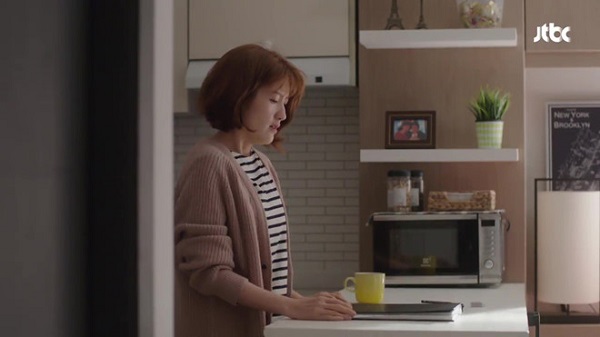 Đang đau đớn vì động thai mà còn bị ép vào viện chăm mẹ chồng, nhưng câu nói như sét đánh của chồng còn làm mình tủi thân gấp bội