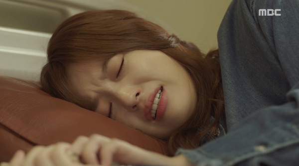 Giữa chợ, mẹ người yêu chỉ tay năm ngón mua hết số vải chín của mẹ mình rồi hành động tiếp theo của bà khiến mình không ngờ tới