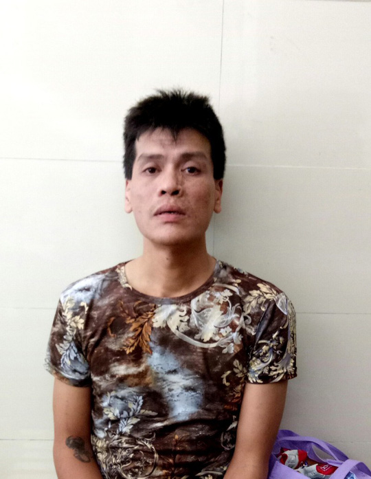 Vờ cầm cố dây chuyền bạc, cuỗm gọn 5 chiếc lắc vàng