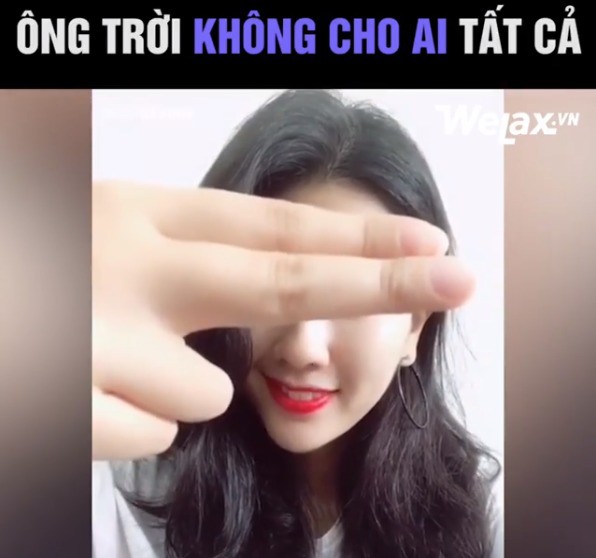 Clip: Biết ông trời không cho ai tất cả, nhưng trớ trêu đến thế này thì quá đáng lắm luôn! Clip: Biết ông trời không cho ai tất cả, nhưng trớ trêu đến thế này thì quá đáng lắm luôn!