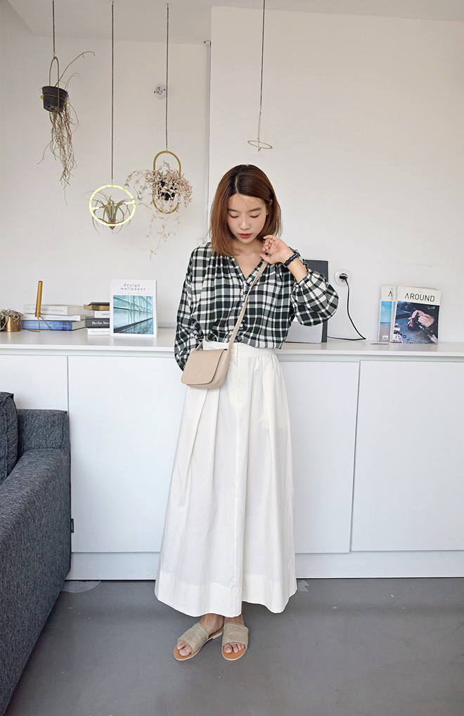 Vào những ngày nóng không thở nổi, mặc gì đi làm để vừa mát mẻ, xinh xắn lại đúng chất công sở? Vào những ngày nóng không thở nổi, mặc gì đi làm để vừa mát mẻ, xinh xắn lại đúng chất công sở?