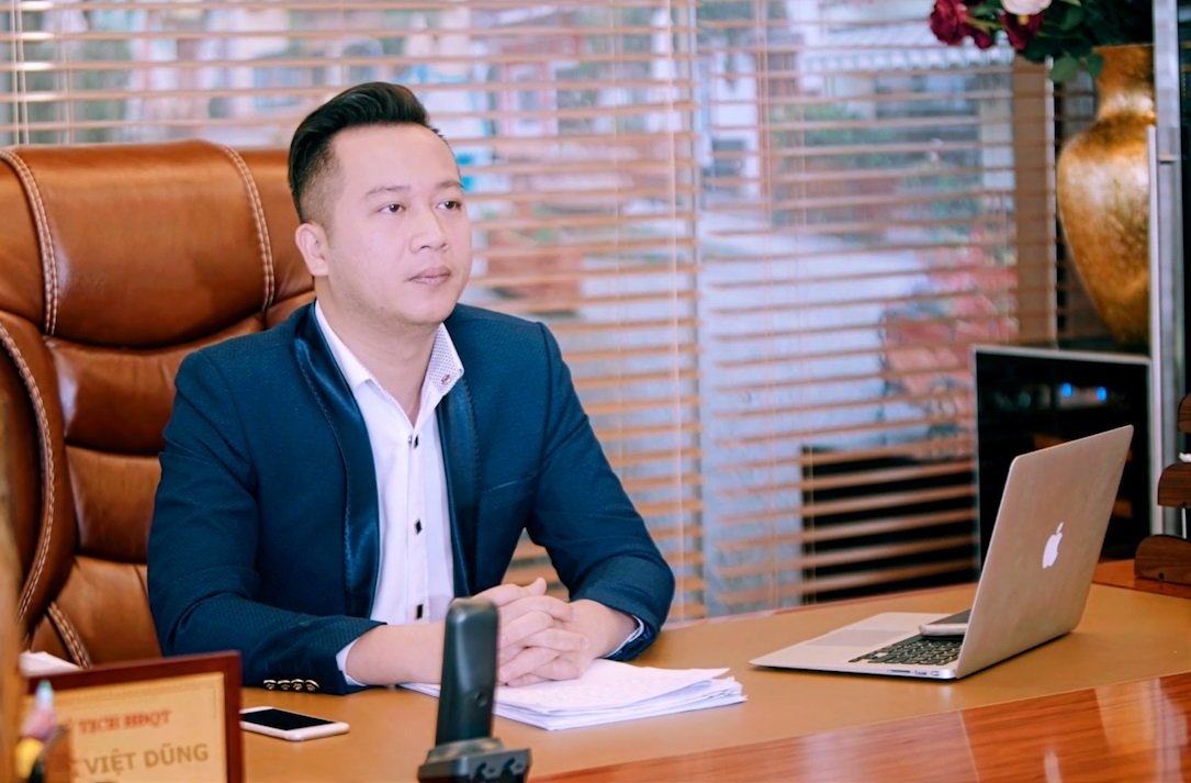 Cuộc sống bi kịch của nữ giảng viên qua lời kể của vệ sĩ riêng