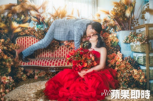 Á hậu Trung Quốc từng vào tù vì bán dâm 8 năm trước nay kết hôn với trai trẻ kém 11 tuổi