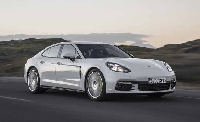 Porsche triệu hồi, tạm dừng bán xe Panamera