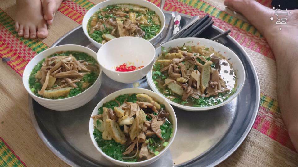 Cô gái Hà Nội vào Sài Gòn nấu toàn món thịnh soạn, ai ăn cũng chê vì lý do này