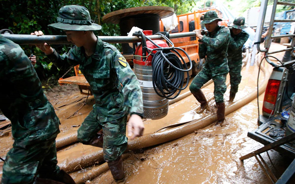 9 ngày gian khổ của lực lượng giải cứu đội bóng Thái