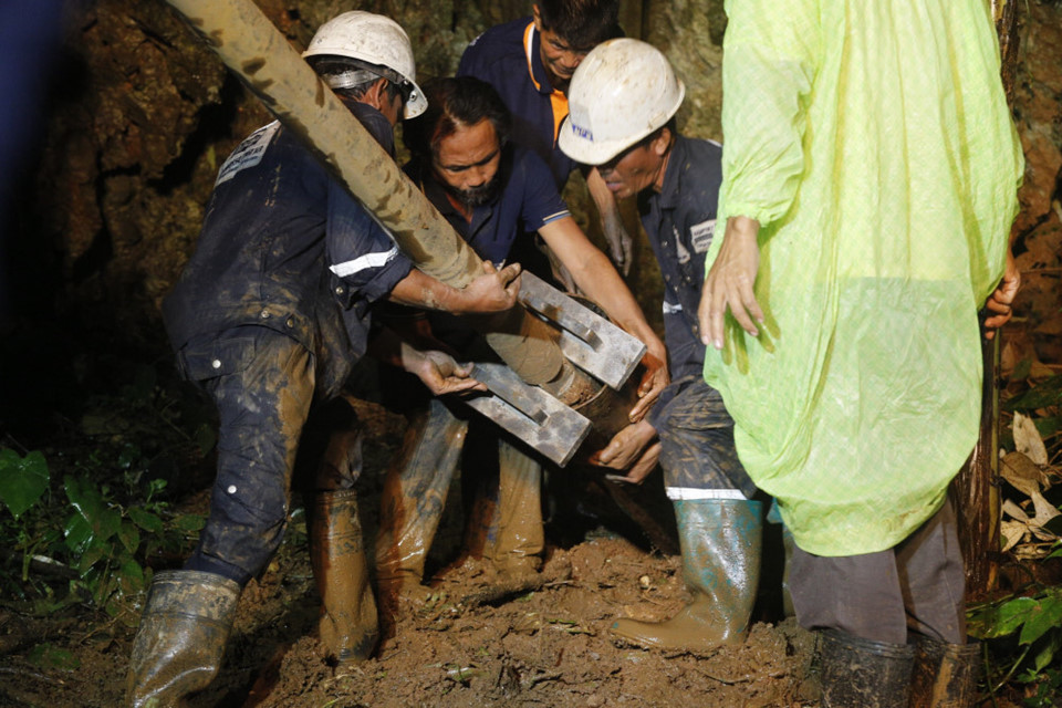 9 ngày gian khổ của lực lượng giải cứu đội bóng Thái