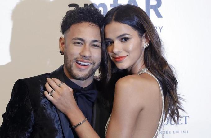 Những người tình nóng bỏng của tiền đạo Neymar