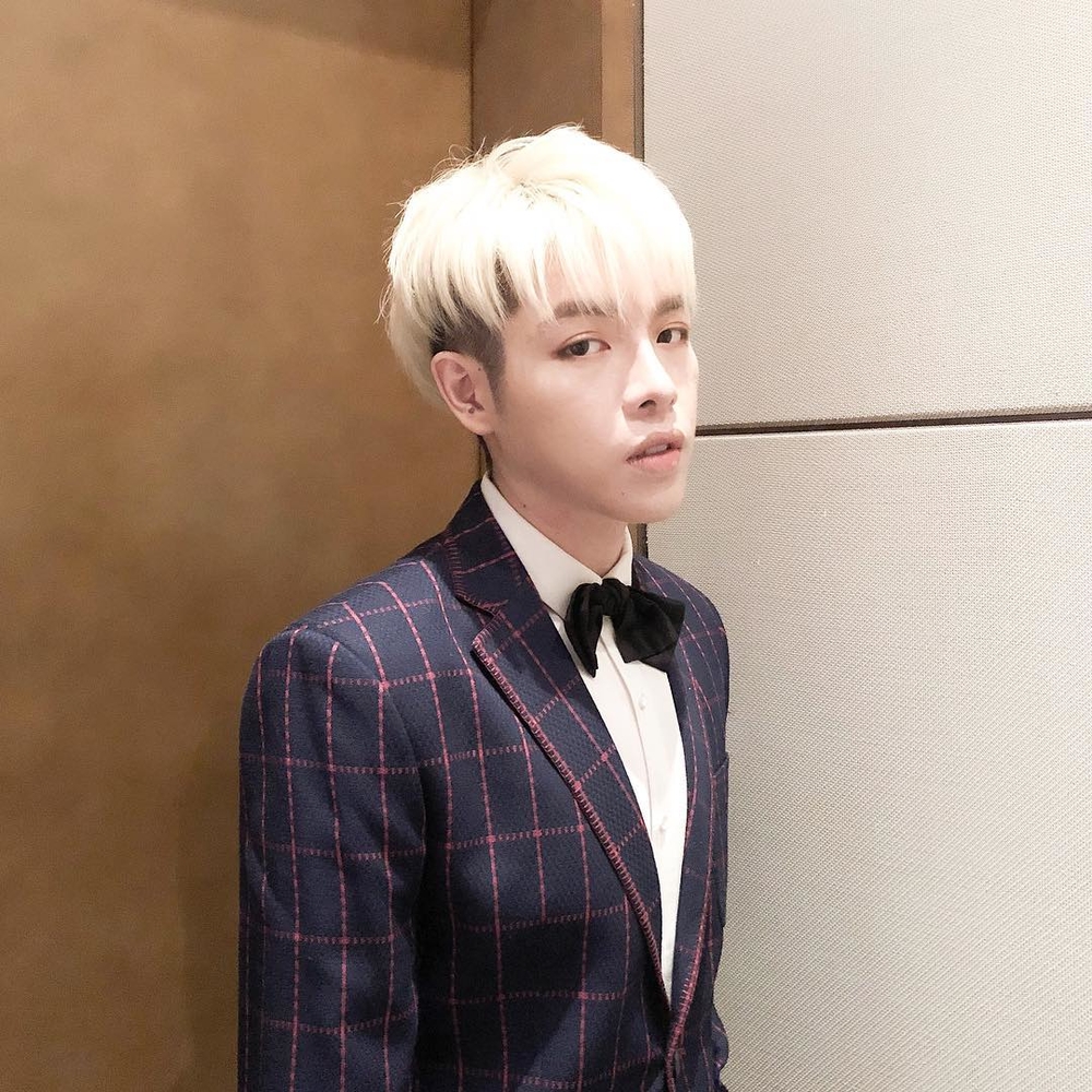 Đức Phúc đáp trả cực đanh đá khi bị antifan chê Tí tuổi đã làm giám khảo