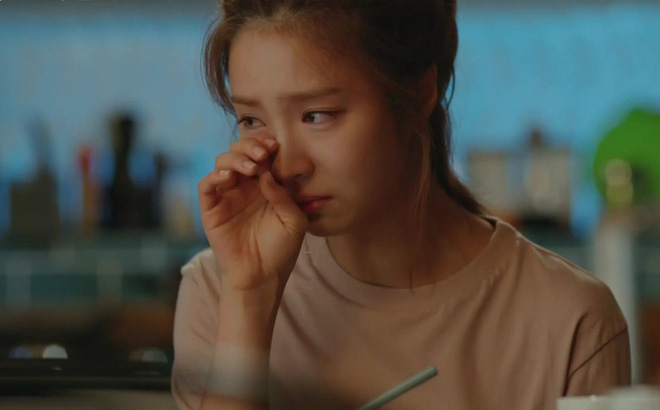 Nỗi khổ tâm không biết tỏ cùng ai của cô con dâu dành cả thanh xuân để… buôn chuyện điện thoại với mẹ chồng Nỗi khổ tâm không biết tỏ cùng ai của cô con dâu dành cả thanh xuân để… buôn chuyện điện thoại với mẹ chồng