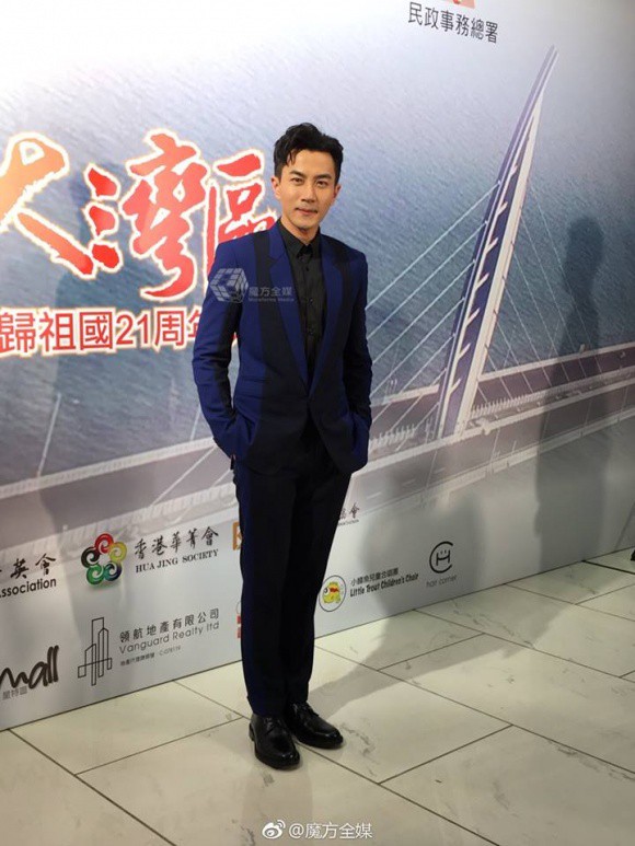 Bị gọi là ông bố đơn thân vì vợ bỏ bê con gái, Lưu Khải Uy lên tiếng thanh minh cho Dương Mịch