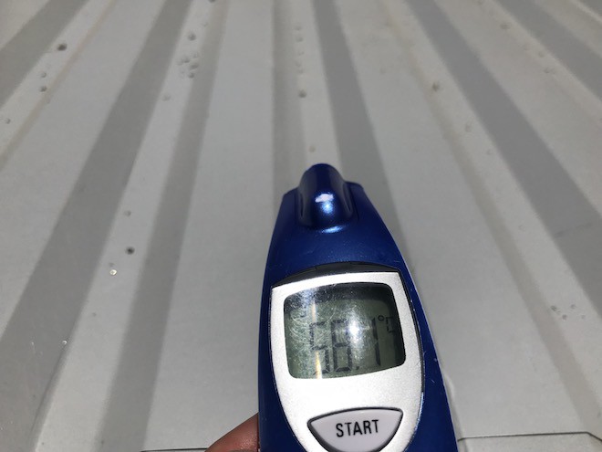 Nghệ An: Nhiệt độ tới 60 độ C, người dân trèo lên nhà cao tầng tưới nước hạ nhiệt