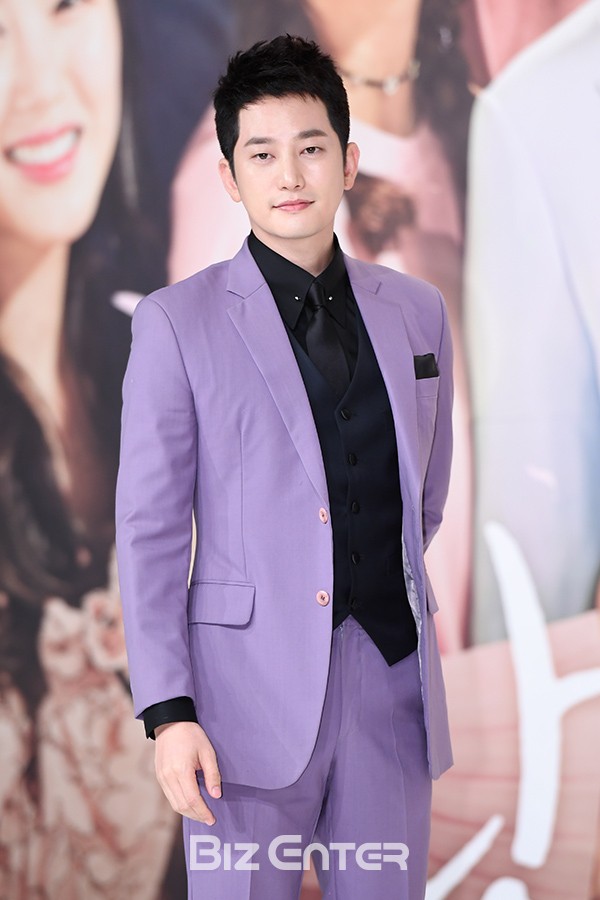 Minh tinh xứ Hàn vướng scandal nghiêm trọng: Sao nam trở lại và được tung hô, sao nữ không ngóc đầu lên được! Minh tinh xứ Hàn vướng scandal nghiêm trọng: Sao nam trở lại và được tung hô, sao nữ không ngóc đầu lên được!