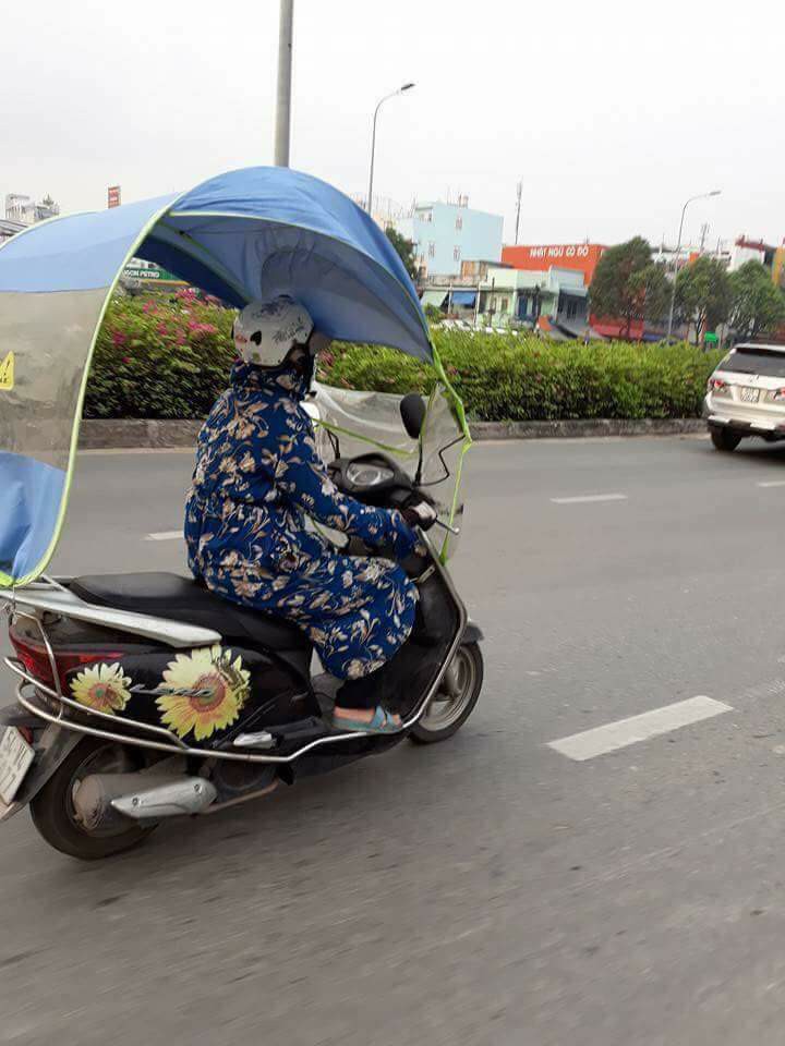 Sáng tạo như hội phản dame mặt trời: Người mặc áo chống nắng full giáp, kẻ hoá trùm cuối Sáng tạo như hội phản dame mặt trời: Người mặc áo chống nắng full giáp, kẻ hoá trùm cuối