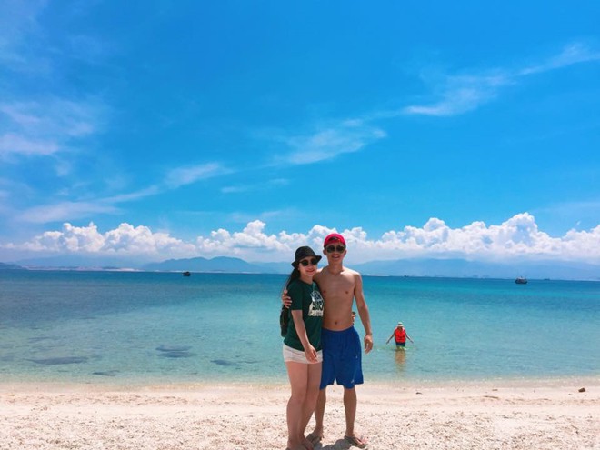 Đăng ảnh vợ mặc bikini trước và sau khi cưới, chồng trẻ khiến dân mạng cười té ghế nhưng mục đích lại vô cùng xúc động