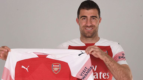 Arsenal hoàn tất thương vụ Sokratis từ Dortmund