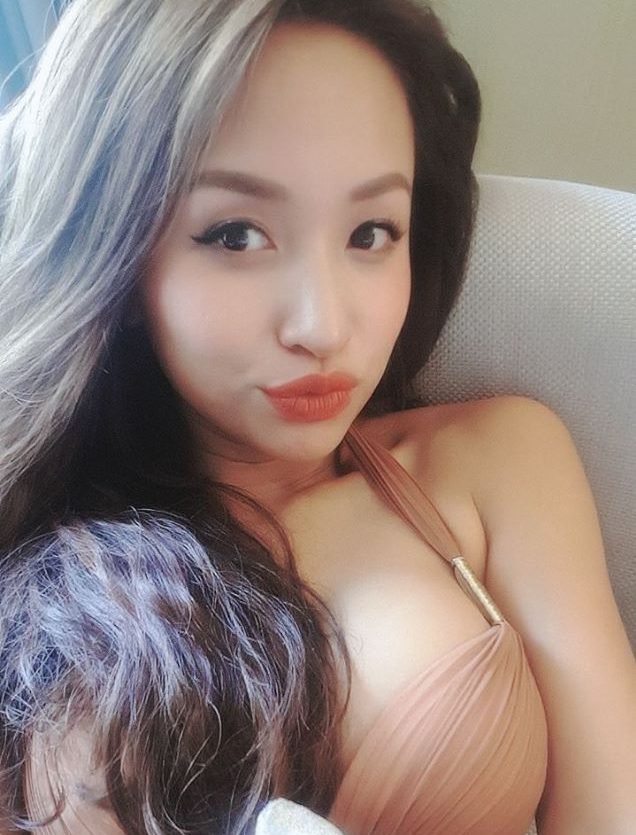 Tuổi 33, Vân Hugo vẫn táo bạo khoe vòng 1 nóng rẫy đốt mắt người nhìn