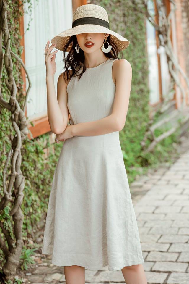 Xoa dịu cả tuần nắng nóng như đổ lửa bằng 18 mẫu váy liền sát nách đến sở làm mỗi ngày