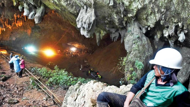 Bên trong hang Tham Luang, nơi đội bóng Thái Lan mắc kẹt 10 ngày