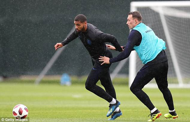 Dàn sao Anh hưng phấn, tươi hết nấc sau ngày đả bại Colombia