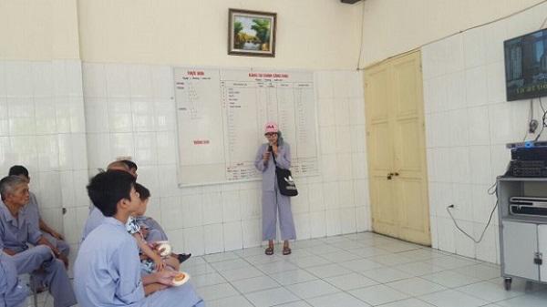 Sau 4 ngày vào Trung tâm bảo trợ xã hội, cuộc sống của mẹ con hot girl Bella ra sao?