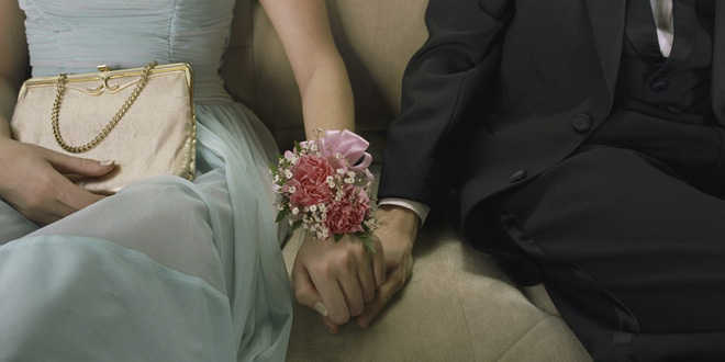 Không thống nhất được địa điểm tổ chức đám cưới, thế là nhà trai đùng đùng bỏ về còn đòi hủy hôn