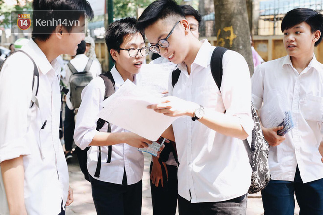 TP HCM chính thức công bố điểm chuẩn vào lớp 10, 20.000 học sinh trượt công lập TP HCM chính thức công bố điểm chuẩn vào lớp 10, 20.000 học sinh trượt công lập