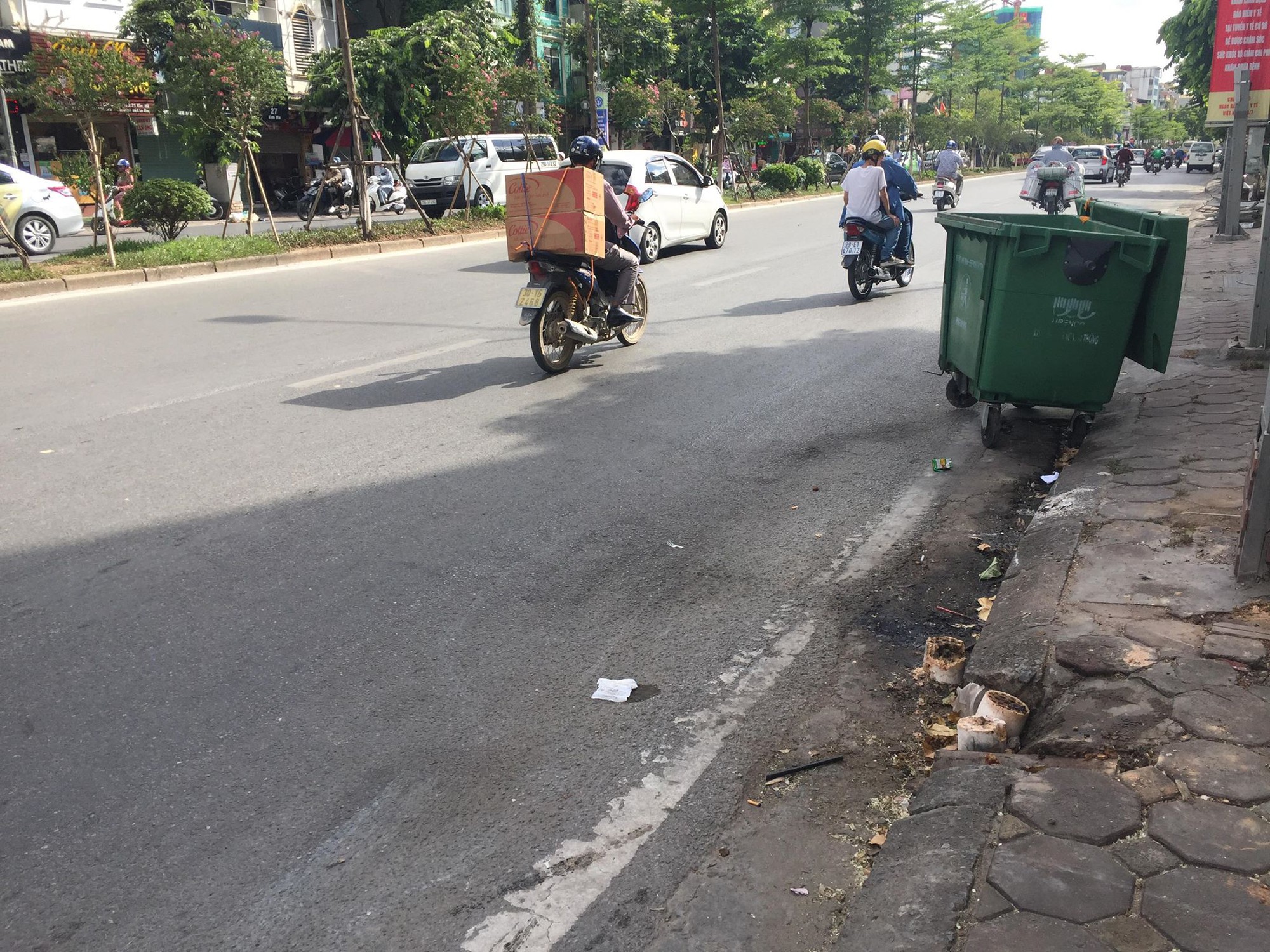 Thực hư vụ thanh niên ngủ dưới gầm ô tô để tránh nắng, tài xế không biết kéo lê 1 đoạn trên đường