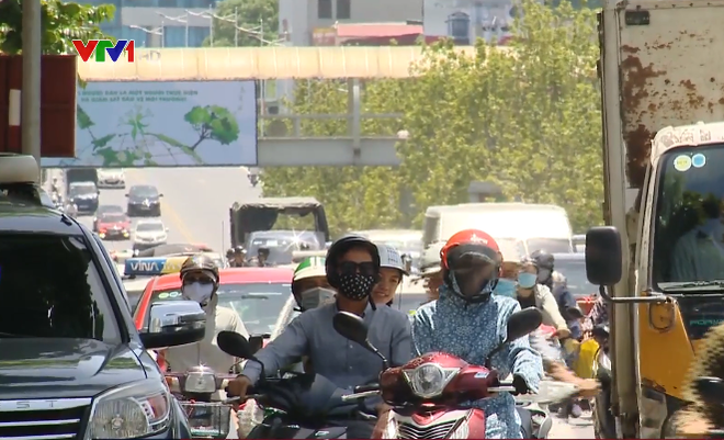 Clip: Hà Nội nắng nóng đặc biệt gay gắt, nhiệt độ có thể lên tới 55 - 58 độ C vào năm 2100 do ảnh hưởng hiệu ứng đô thị