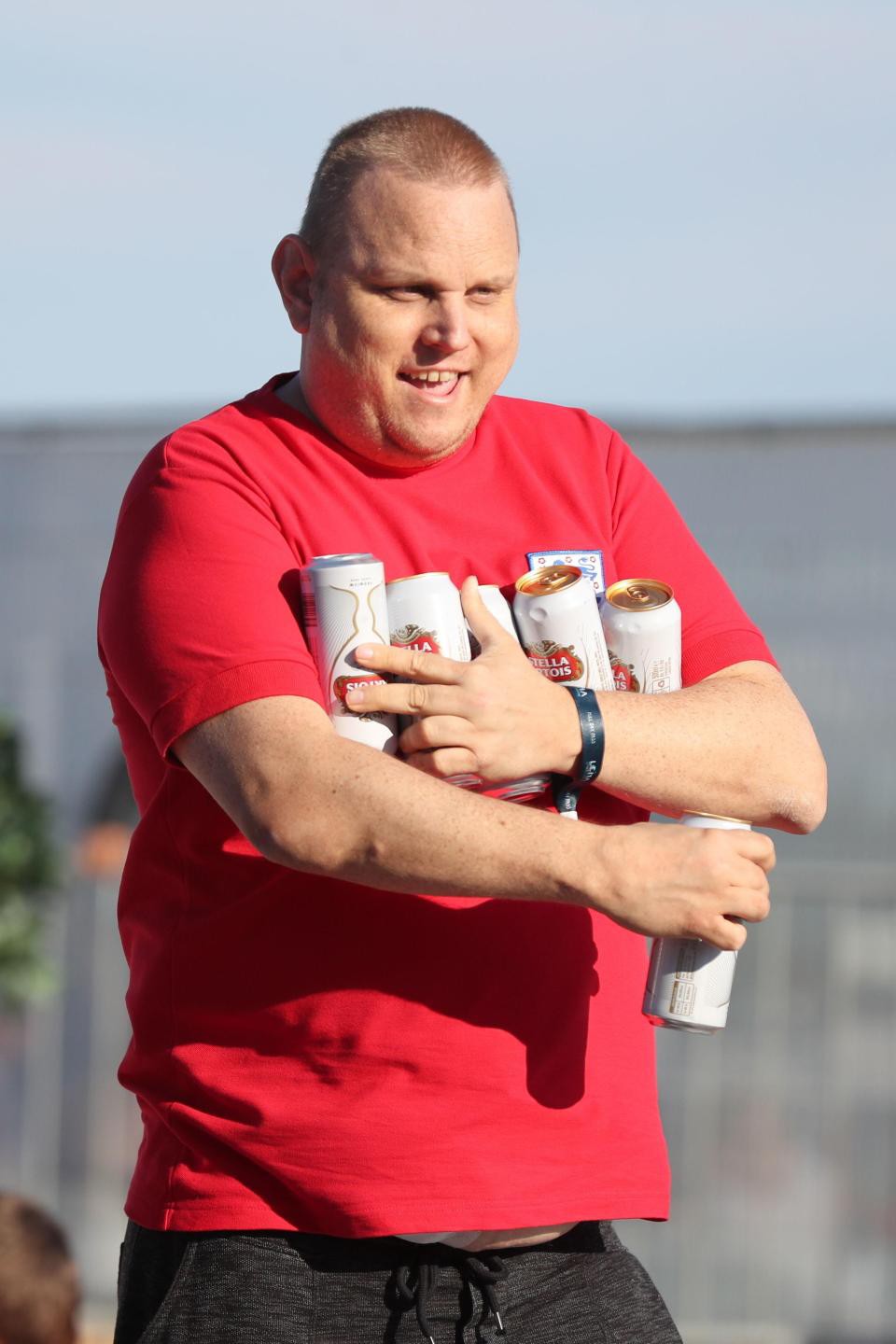 Câu chuyện World Cup ở nước Anh: Phố xá vắng tanh không ai qua lại, 5 triệu người xin nghỉ phép sau đêm ăn mừng chiến thắng