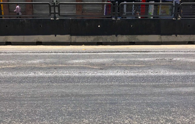 Hãi hùng cảnh đường hằn vệt luống khoai, ô tô đi nổi bánh trên con đường nghìn tỷ