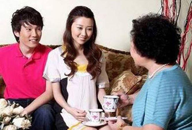 Ngày ra mắt, cô gái choáng vì bị nhận xét: Mắt đong đưa, lấy chồng thì sớm bỏ theo trai