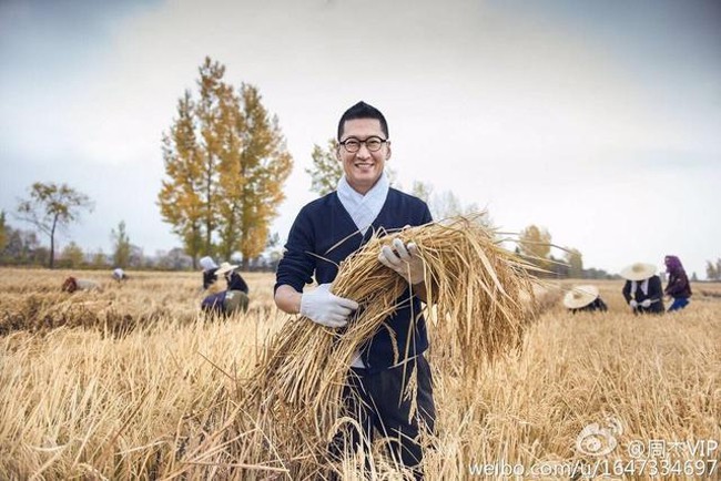 Gần 50 tuổi vẫn chưa lập gia đình, Nhĩ Khang Châu Kiệt tới tận bây giờ mới có tin đồn hẹn hò