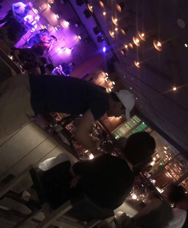 Gần 50 tuổi vẫn chưa lập gia đình, Nhĩ Khang Châu Kiệt tới tận bây giờ mới có tin đồn hẹn hò