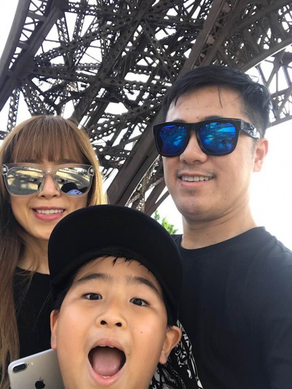 Nhung và Nguyệt Phía trước là bầu trời gặp lại crush sau 17 năm, bất ngờ với vẻ ngoài của anh chàng này! Nhung và Nguyệt Phía trước là bầu trời gặp lại crush sau 17 năm, bất ngờ với vẻ ngoài của anh chàng này!