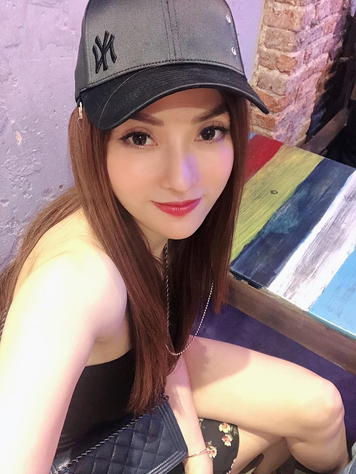 Mỹ nhân Vbiz và những lần khiến fan tá hoả vì gương mặt khác lạ đến không thể nhận ra Mỹ nhân Vbiz và những lần khiến fan tá hoả vì gương mặt khác lạ đến không thể nhận ra