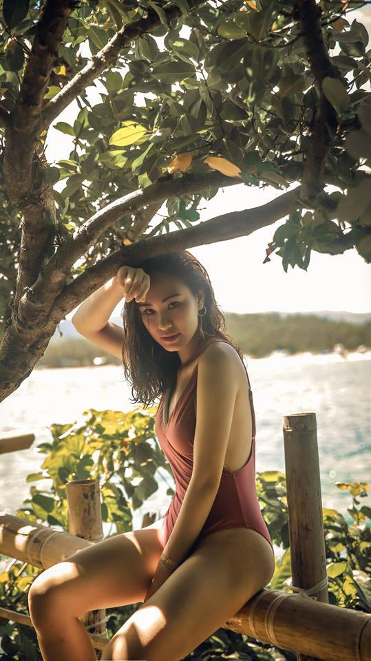 Thủ khoa ĐH Sân khấu Điện ảnh: Nữ nhiếp ảnh gia xinh đẹp, nóng bỏng chẳng kém gì hotgirl